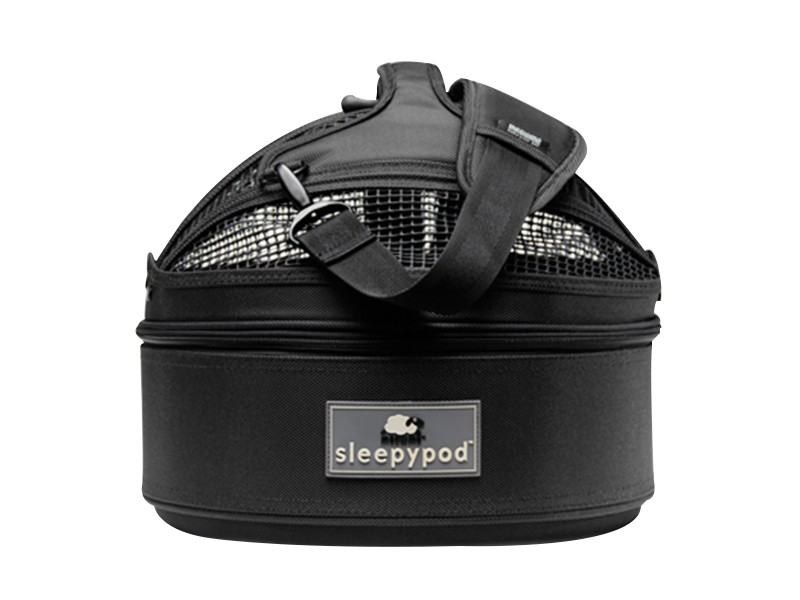Sleepypod Mini กระเป๋าสุนัข กระเป๋าแมว ที่นอน ขึ้นเครื่องบินได้ พร้อมช่องรัดเข็มขัดในรถ รับน้ำหนักได้ 3 Kg. ขนาด 28x33 ซม. (Jet Black)